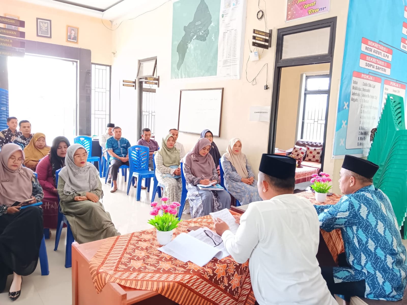 Pemnag Simpang Utara Pasaman saat gelar Tausiah bersama.
